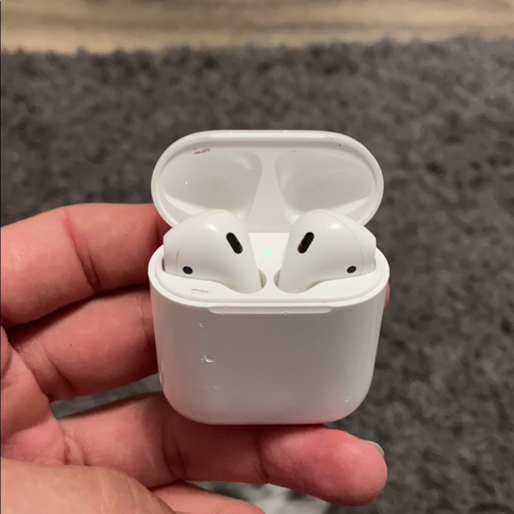 Apple AirPods 1st Gen
